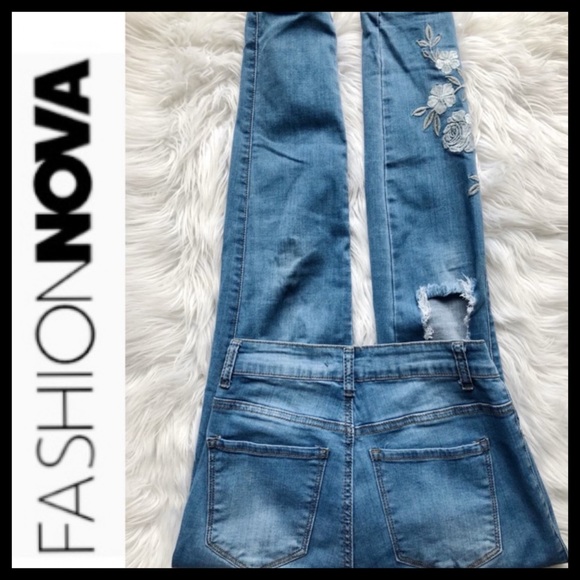 FASHION NOVA Hi-Rise Rosalie Jeans - Picture 5 of 8